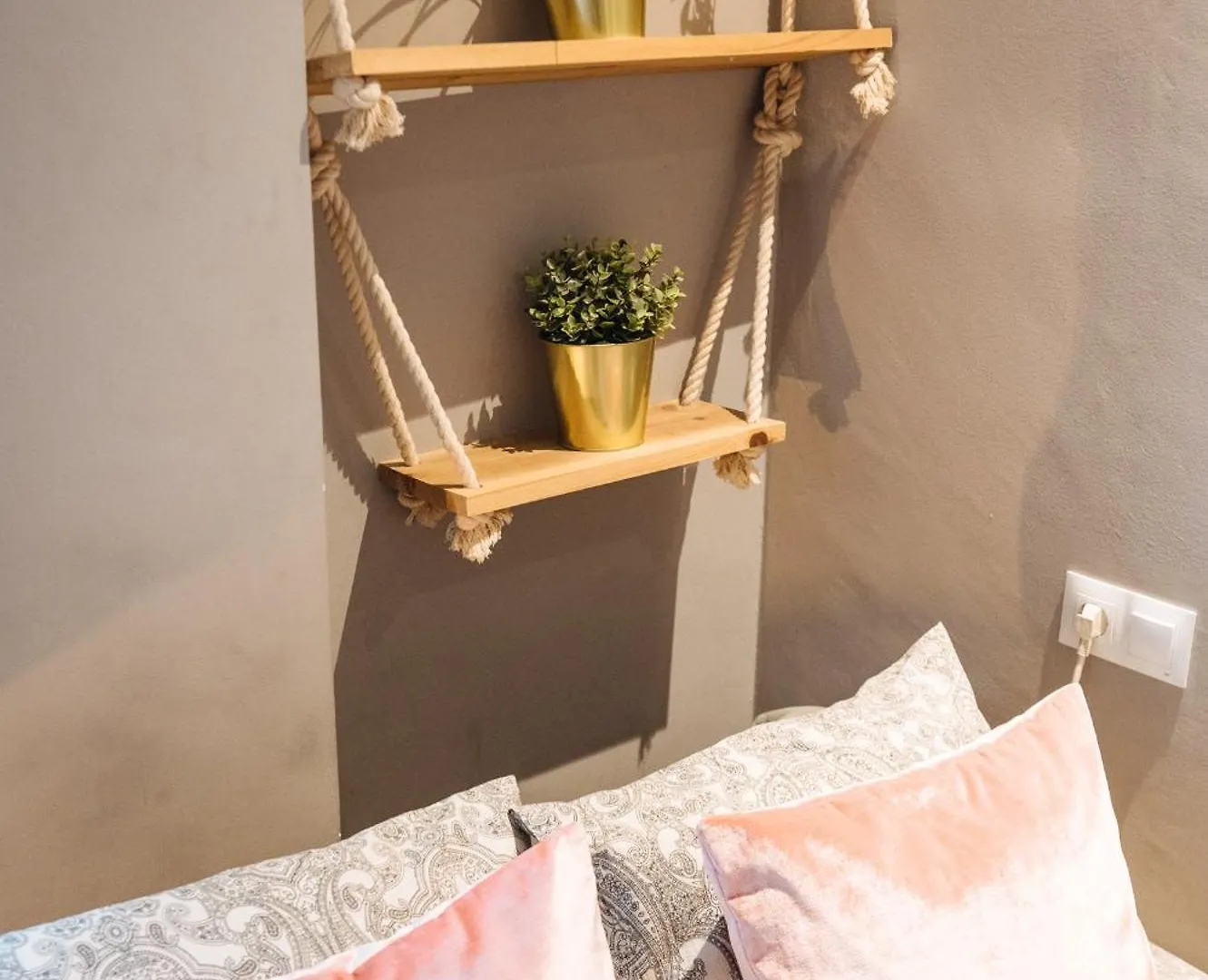 Apartamento Industrial 1 Dormitorio Y Garaje Seville 0*,  Spain